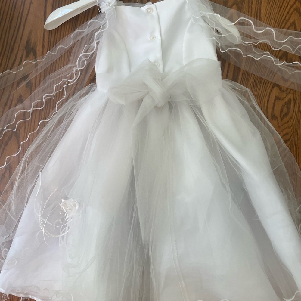 🟢 3 for $15 - FLOWER GIRL White chiffon dress with crinolines. Size 5T - Picture 4 of 8